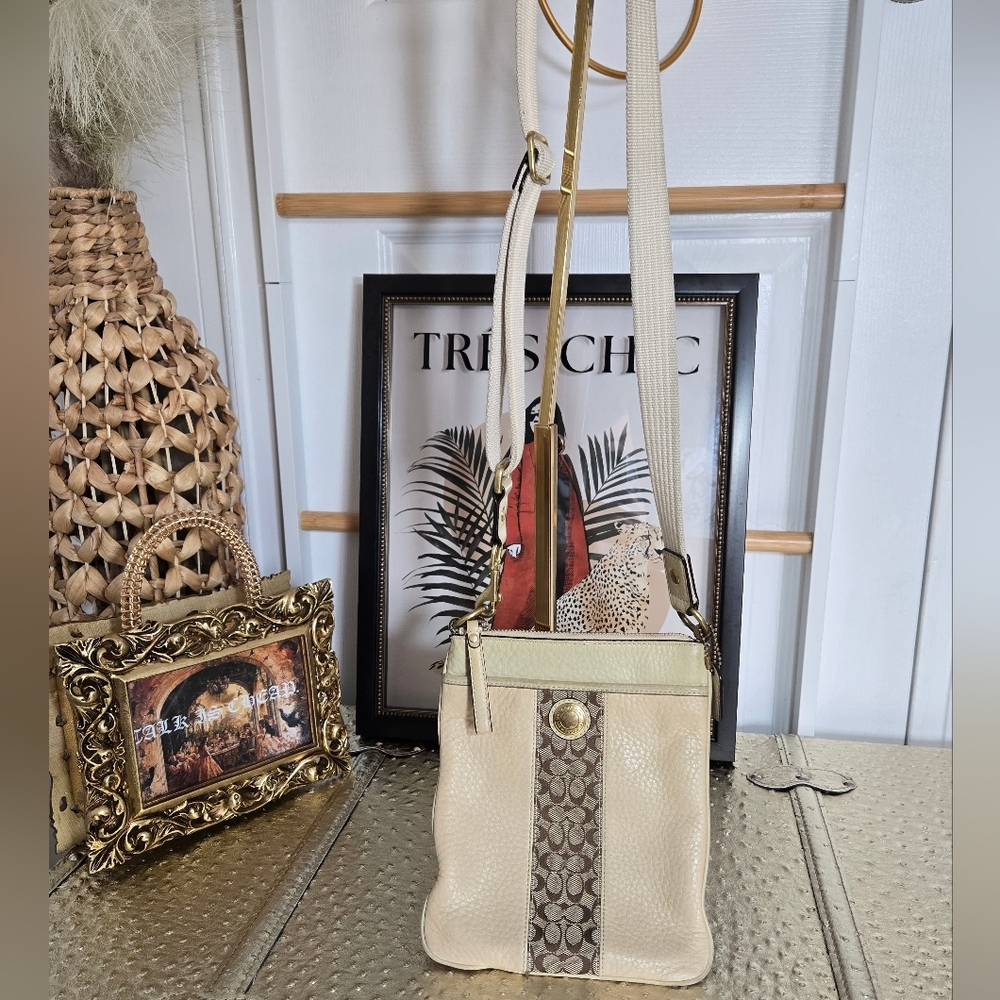 CREAM COACH CROSSBODY PURSE